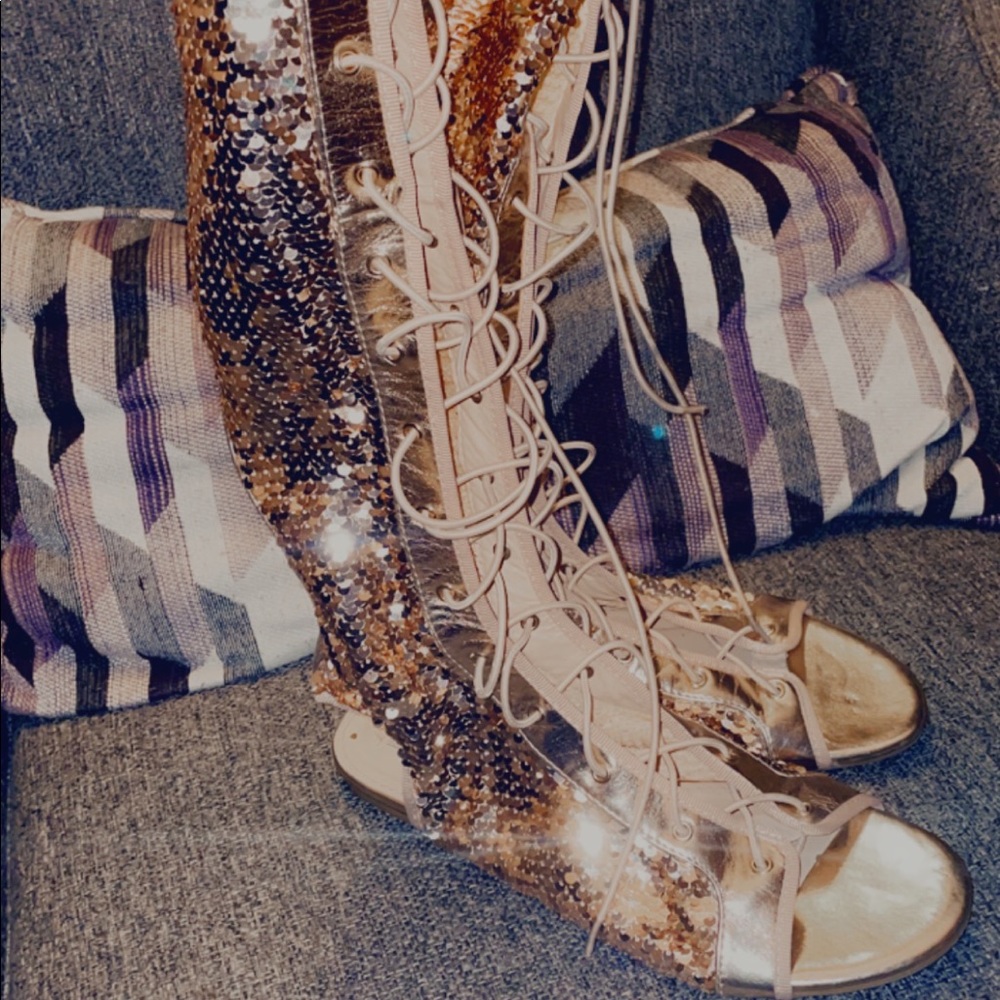 Cape robin gold sandals size 10